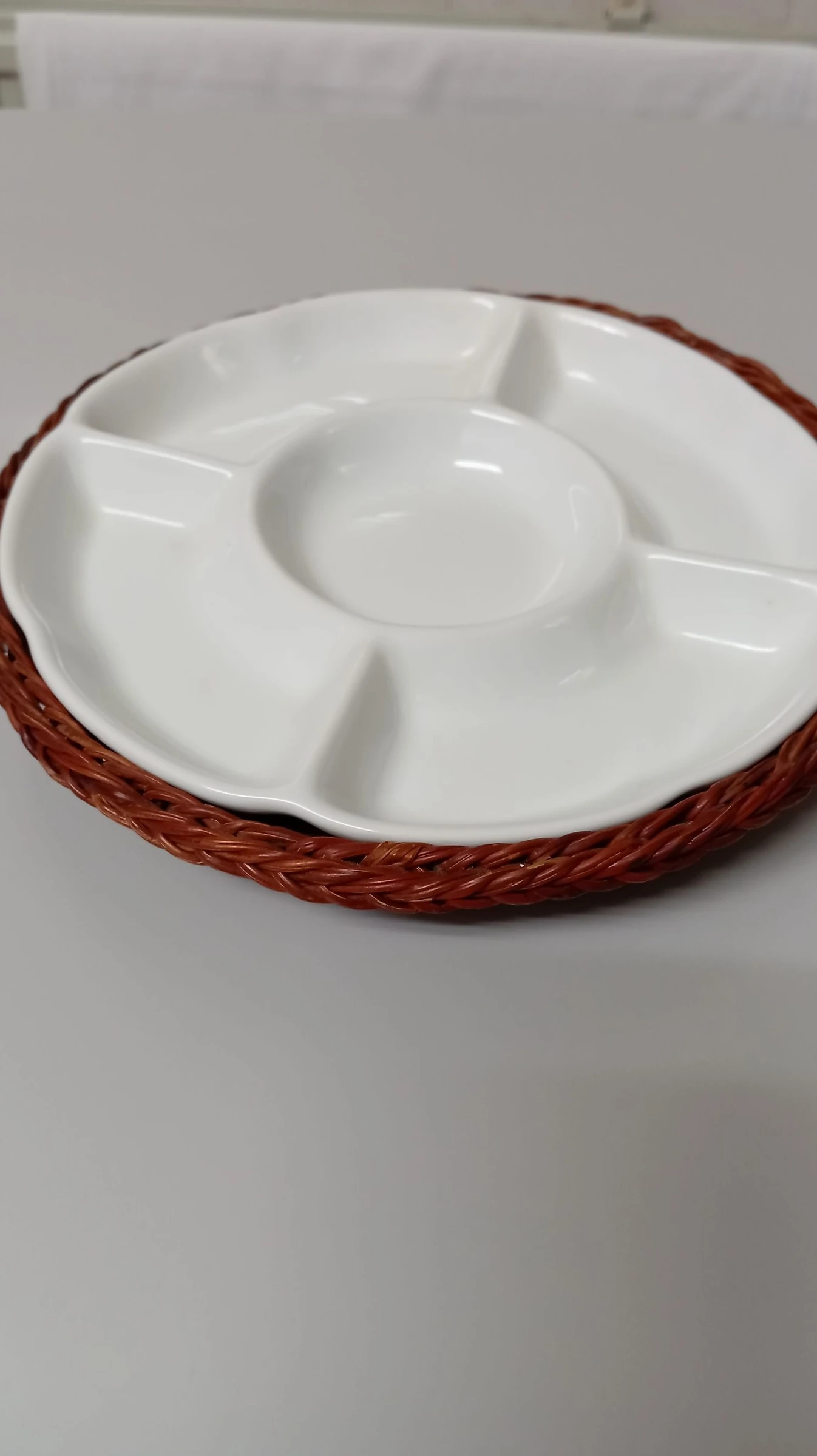 Entremesera cerâmica e vime. 23 cm de diâmetro. – photo 3